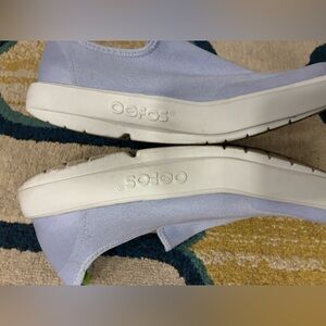OOFOS Light blue Slip-On recovery Shoes. EEZEE style.
Canvas.